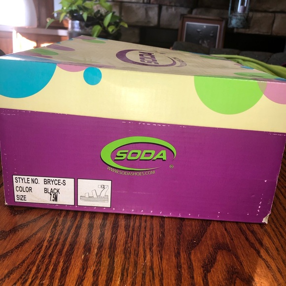 BNIB SIZE 7.5 SODA BLACK PLATFORM SANDAL STYLE NO BRYCE-S - Picture 2 of 2